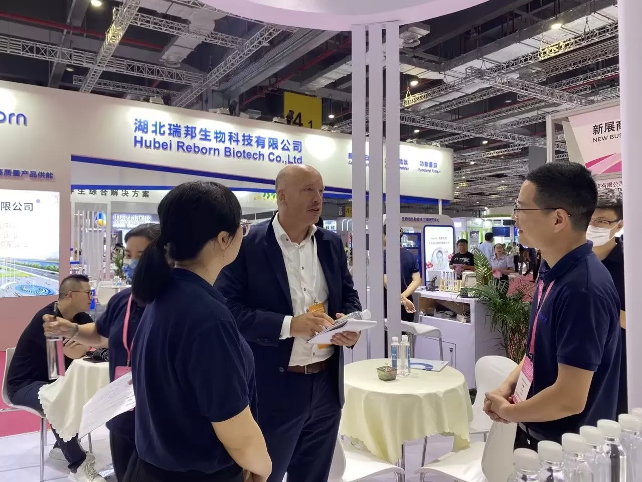 close and deep conversations with customers during FIA close and deep conversations with customers during FIA